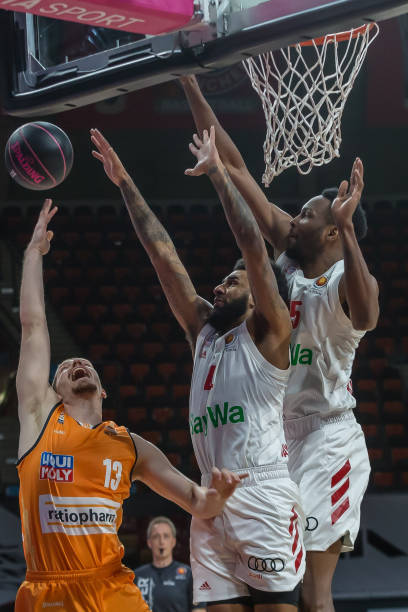 社交媒体上 社交媒体上