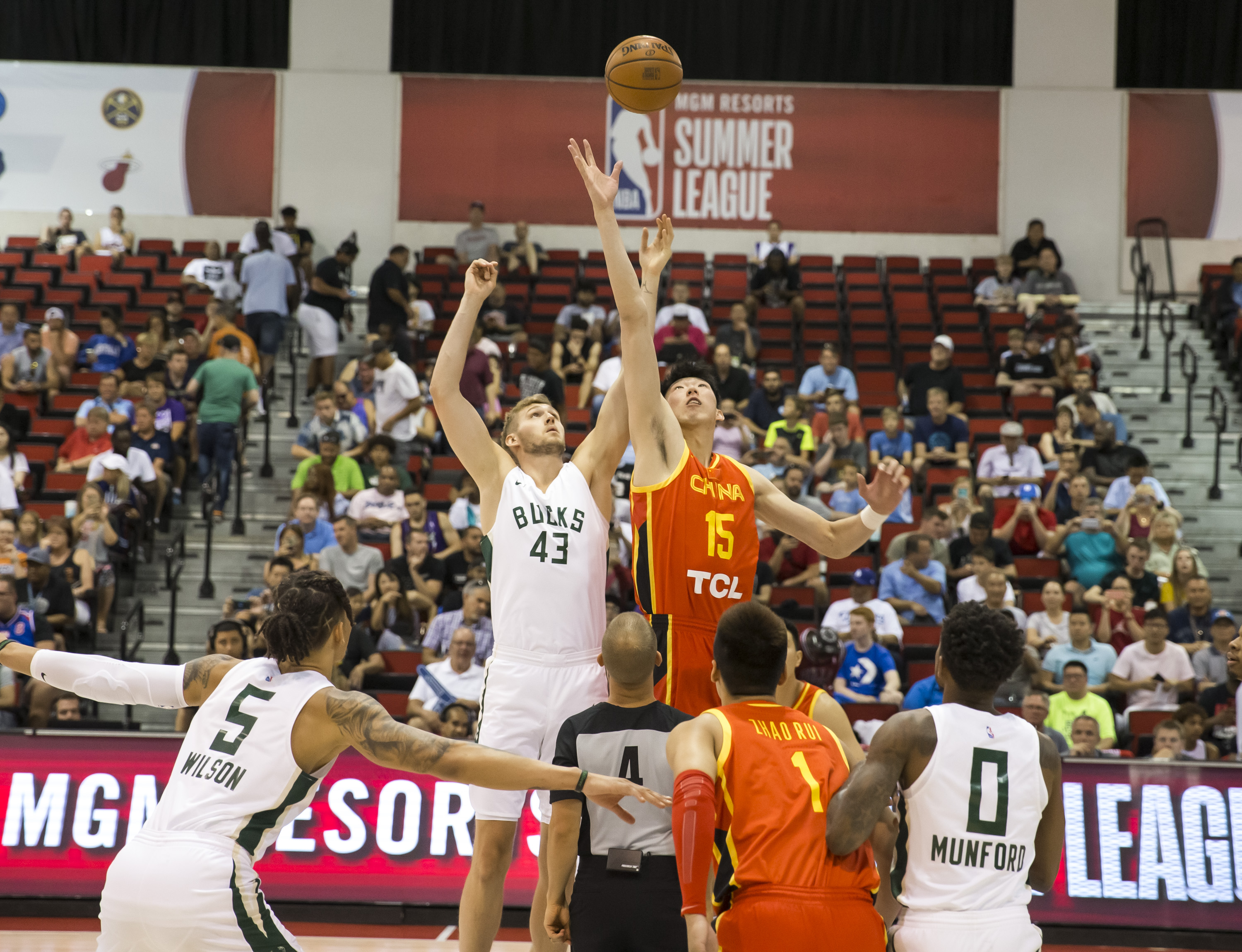 中夺得冠军 中夺得冠军